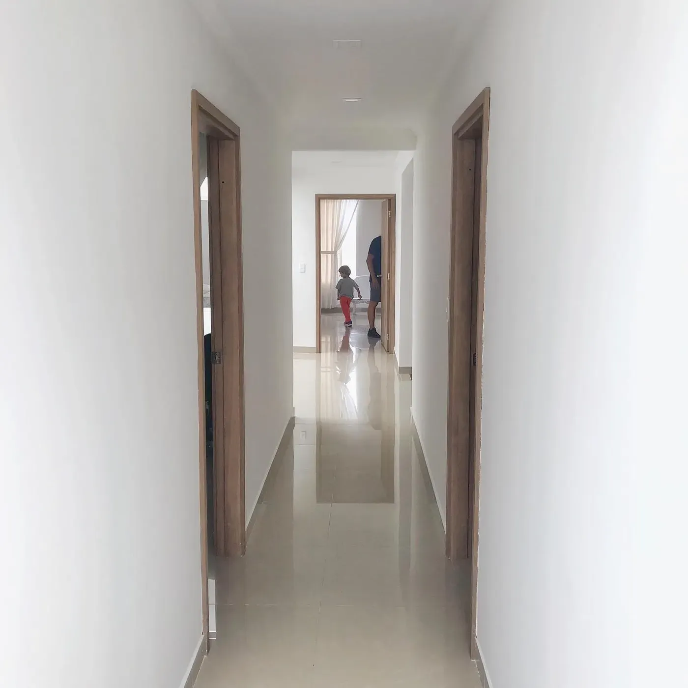 Acabados finales de vivienda en Jamundí — pisos, pintura y detalles de construcción ejecutados por CAMARK