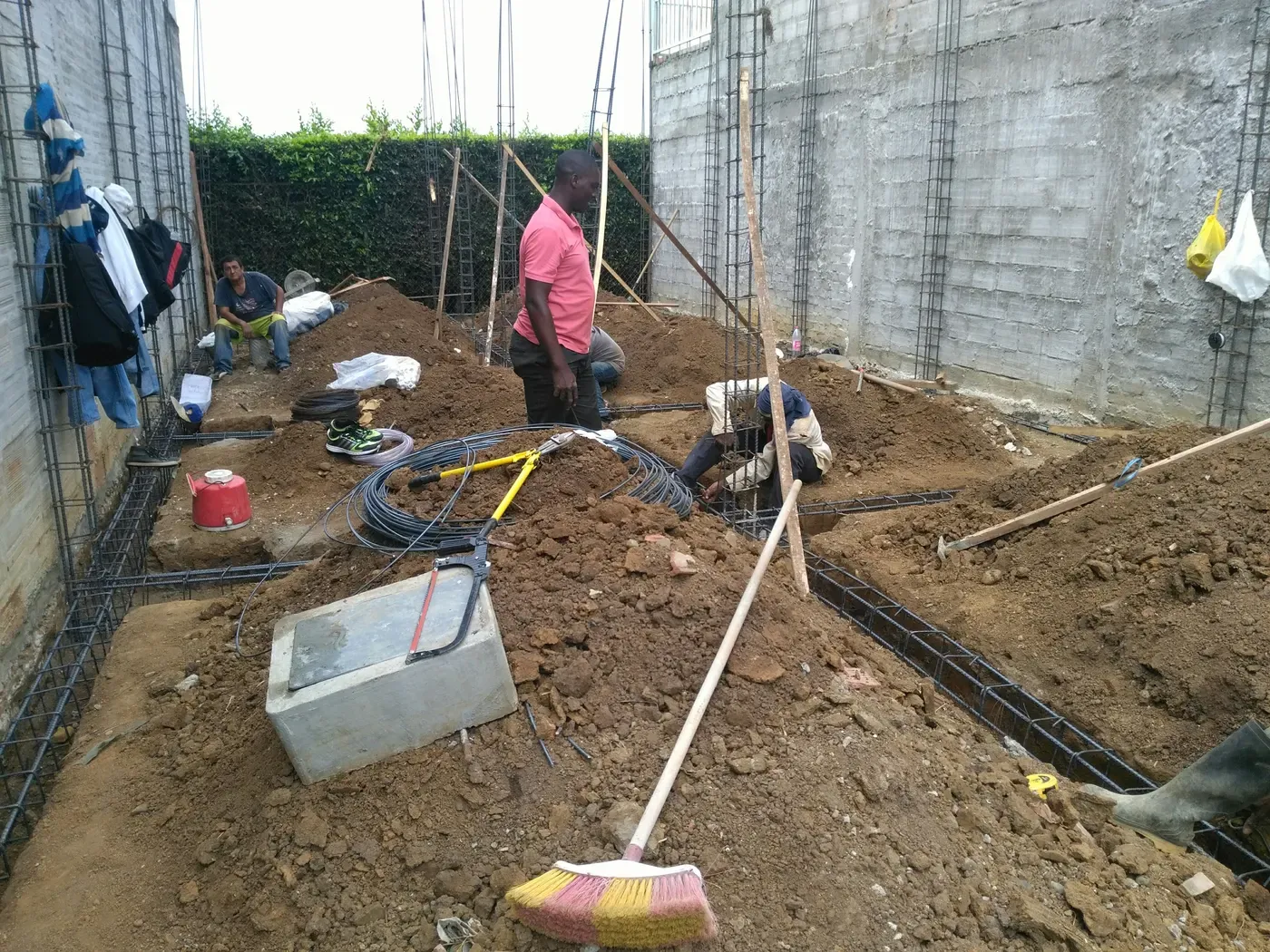 Fundición de estructura en concreto para vivienda de dos pisos en Jamundí — construcción en sistema tradicional